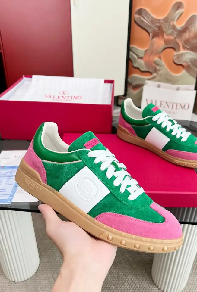 hype Valentino Sneakers