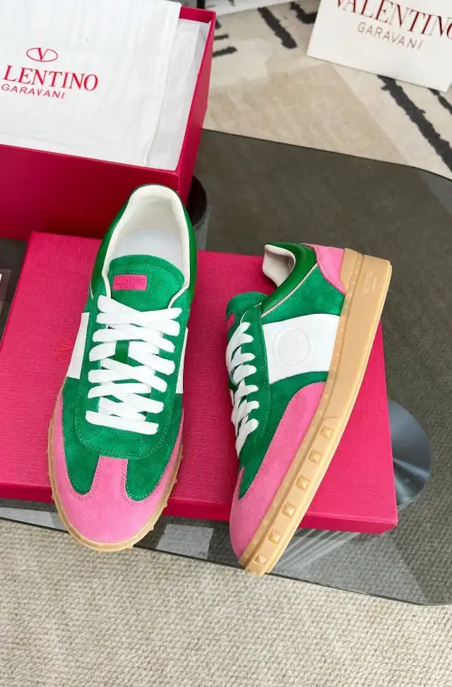 hype Valentino Sneakers