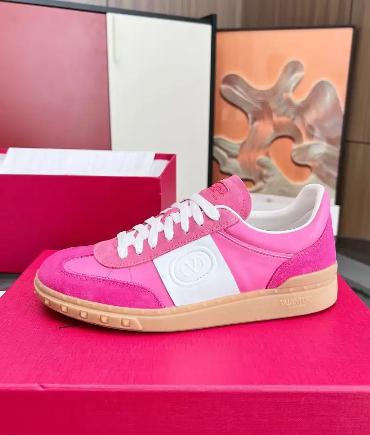 hype Valentino Sneakers