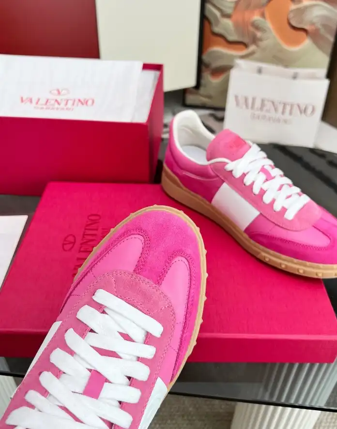 hype Valentino Sneakers