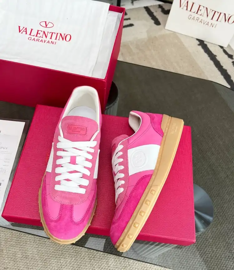 hype Valentino Sneakers