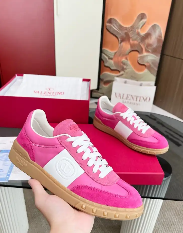 hype Valentino Sneakers