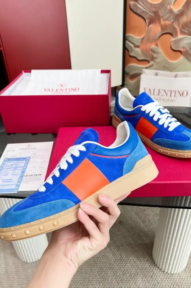 hype Valentino Sneakers