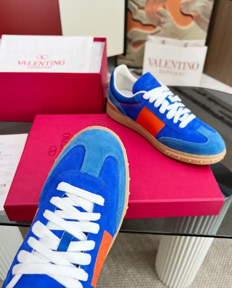 hype Valentino Sneakers