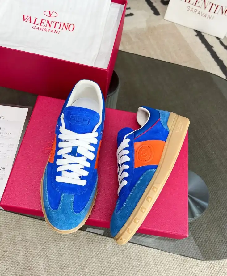 hype Valentino Sneakers