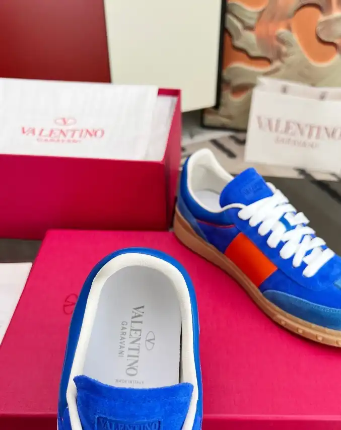 hype Valentino Sneakers