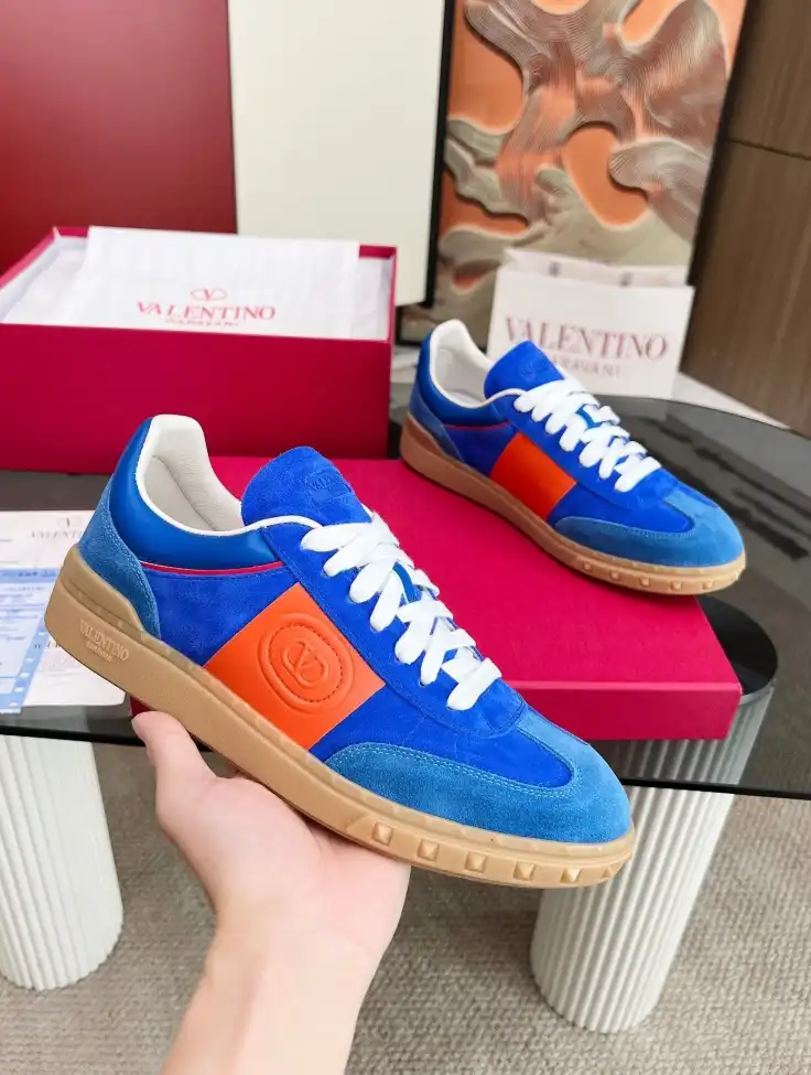 hype Valentino Sneakers