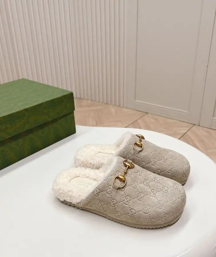 hype Gucci Slippers