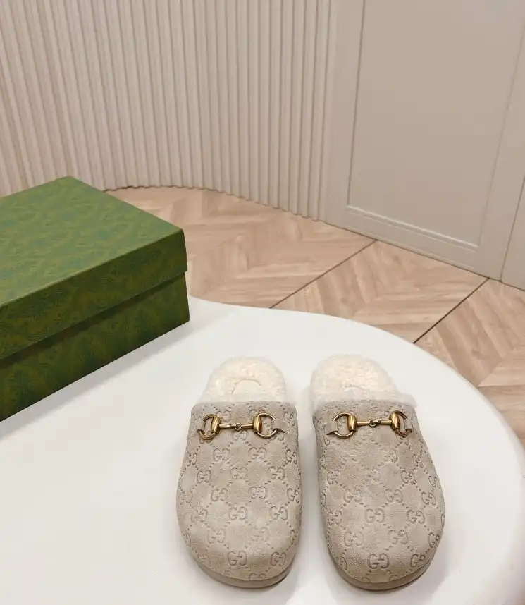 hype Gucci Slippers