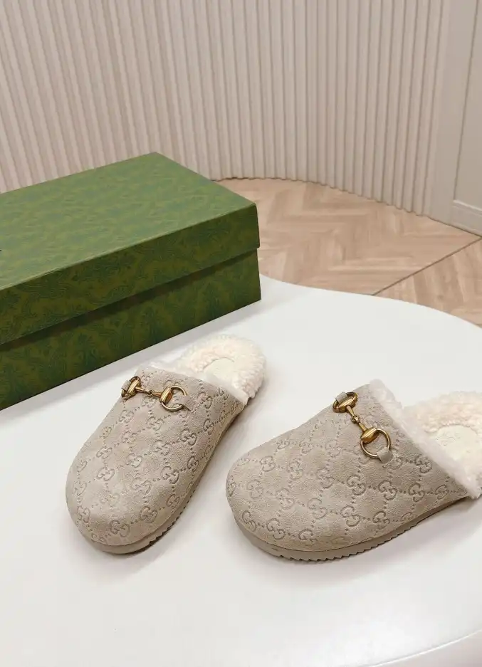 hype Gucci Slippers