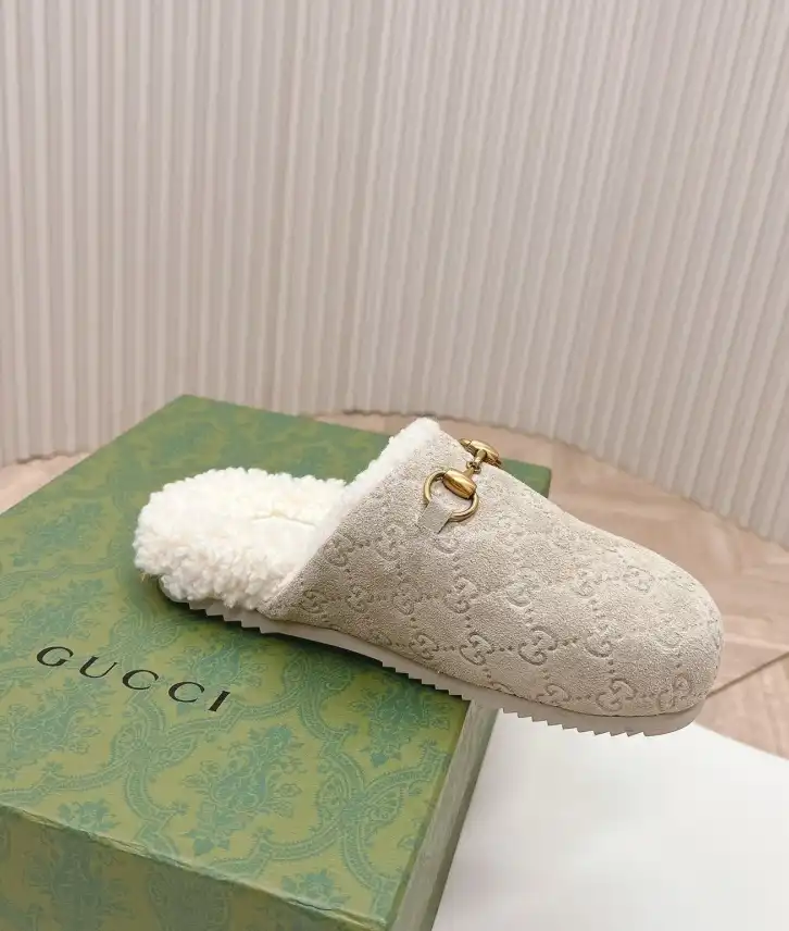 hype Gucci Slippers