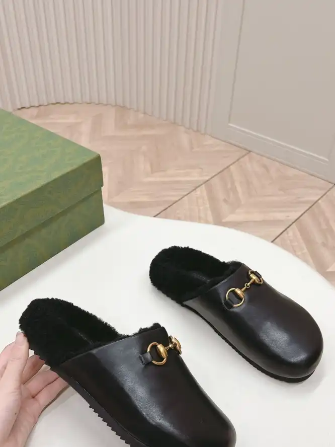 hype Gucci Slippers