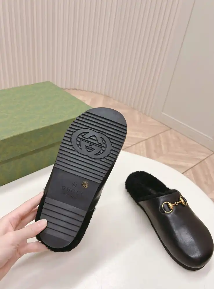 hype Gucci Slippers