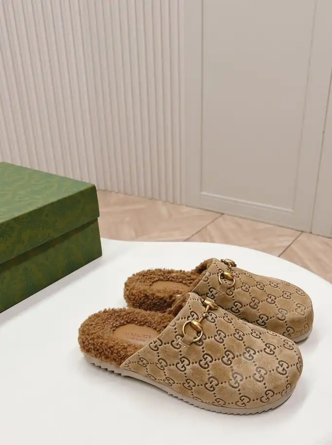 hype Gucci Slippers