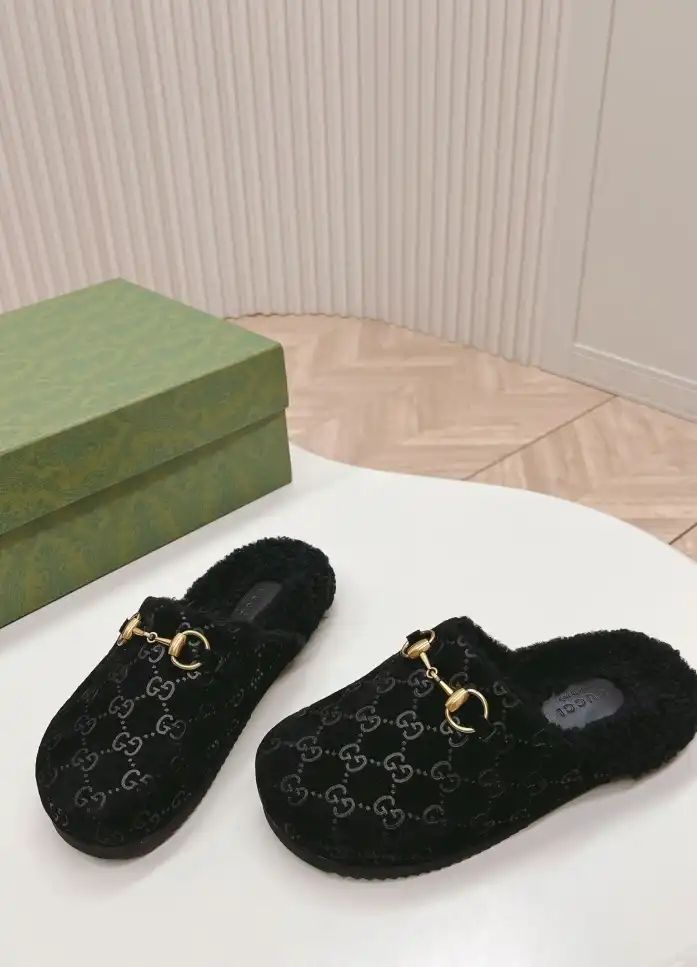 hype Gucci Slippers