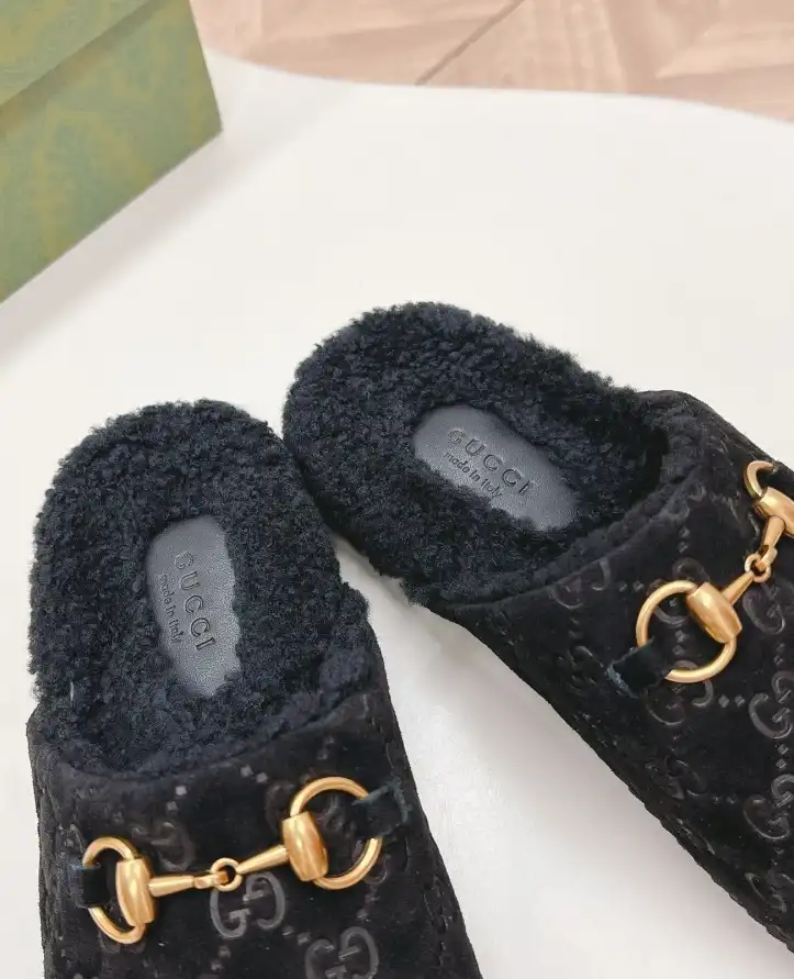 hype Gucci Slippers