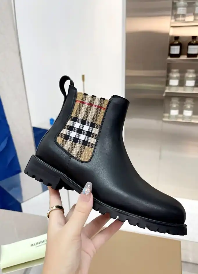 hype Burberry Boots