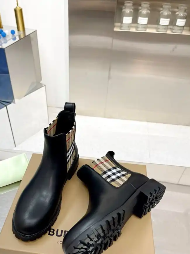 hype Burberry Boots