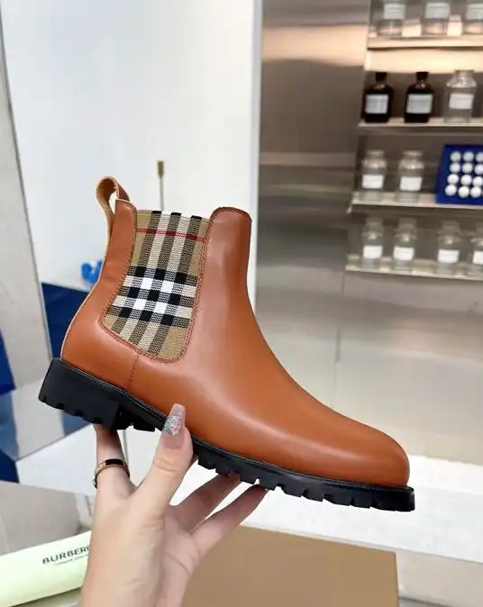 hype Burberry Boots