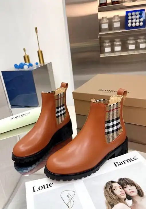 hype Burberry Boots