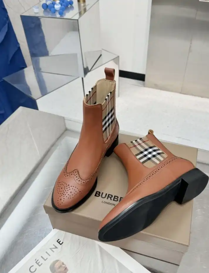 hype Burberry Boots