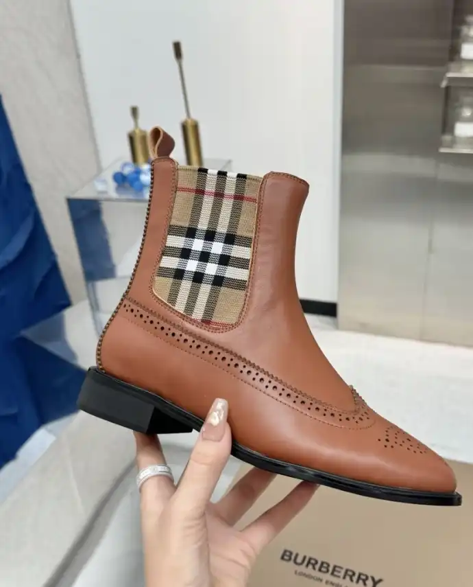 hype Burberry Boots