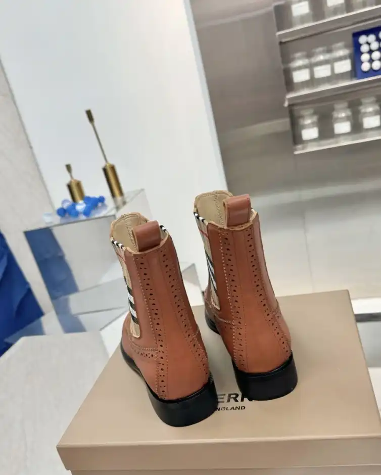 hype Burberry Boots