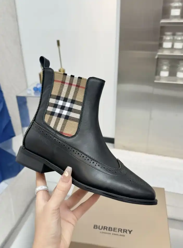 hype Burberry Boots