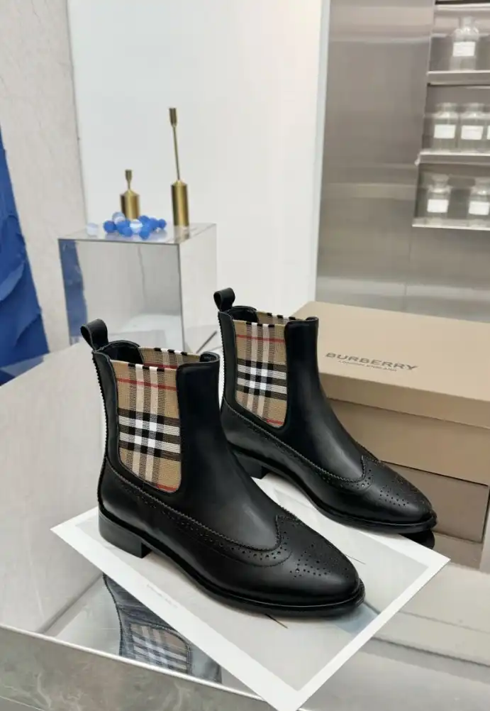 hype Burberry Boots