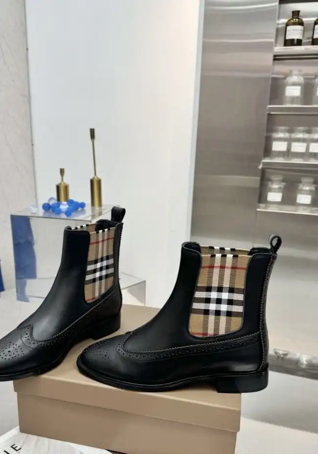 hype Burberry Boots