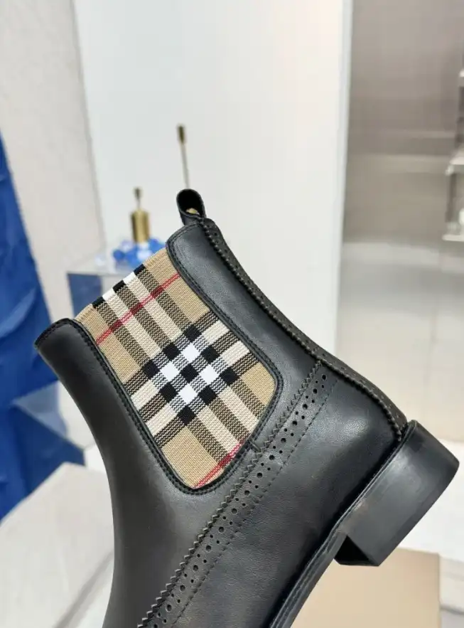 hype Burberry Boots