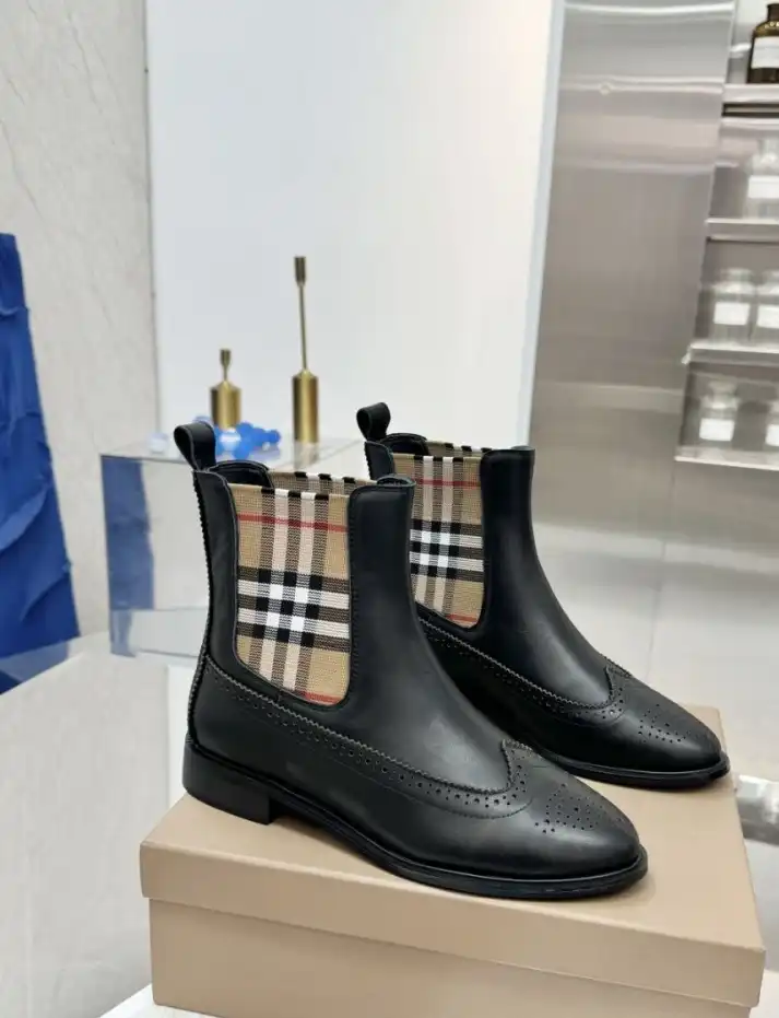 hype Burberry Boots