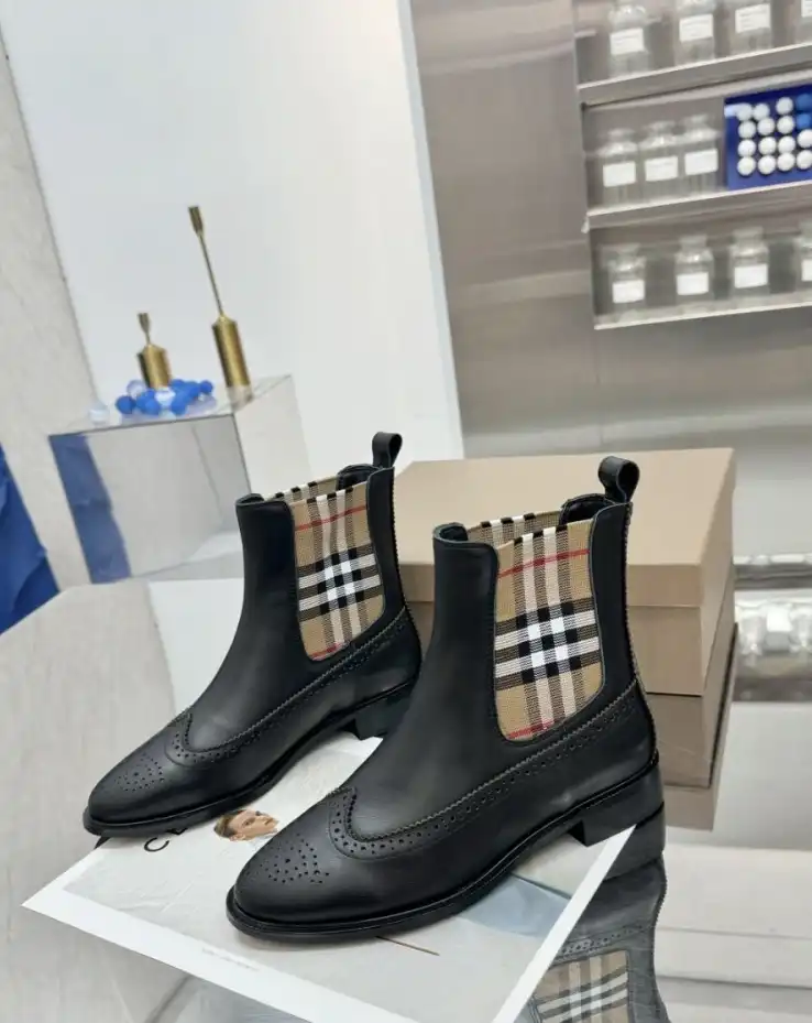 hype Burberry Boots