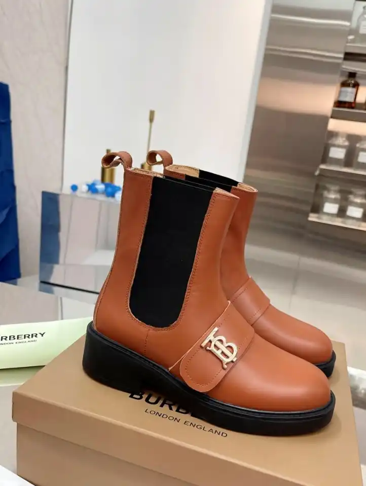 hype Burberry Boots