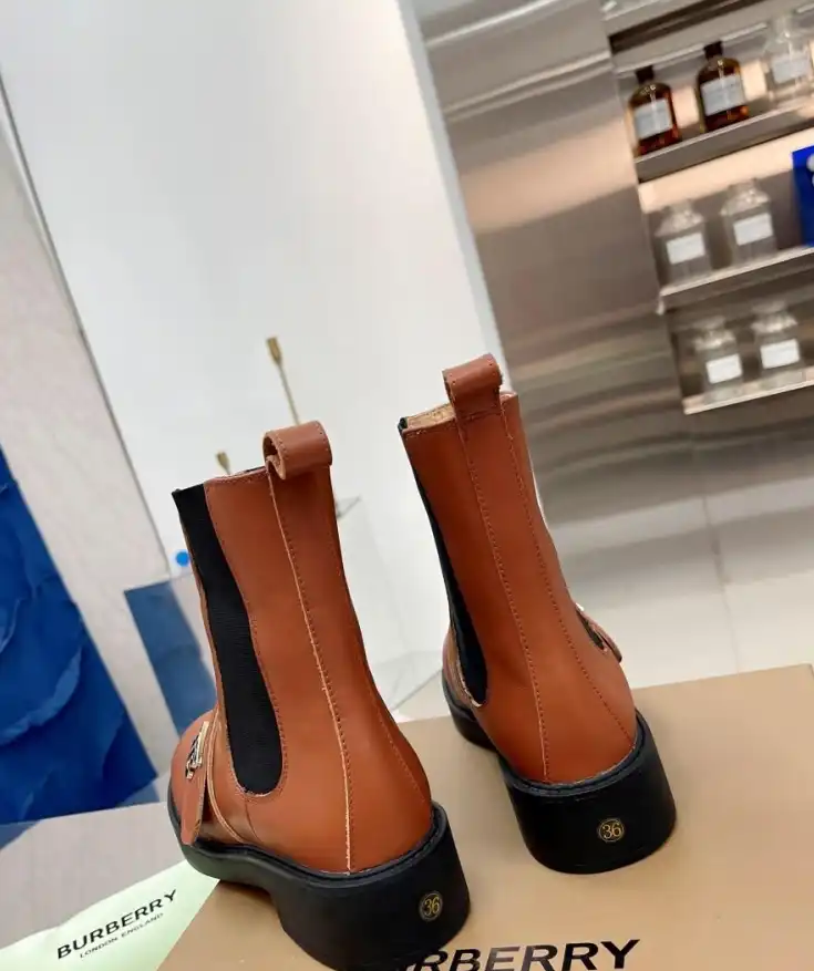 hype Burberry Boots