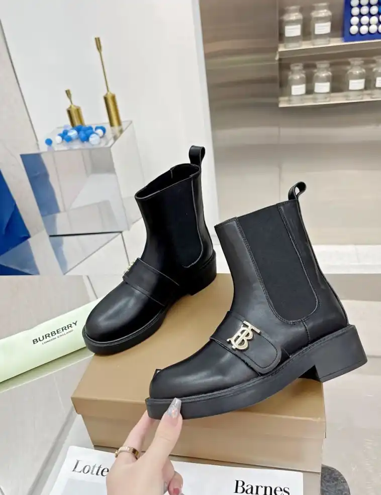 hype Burberry Boots