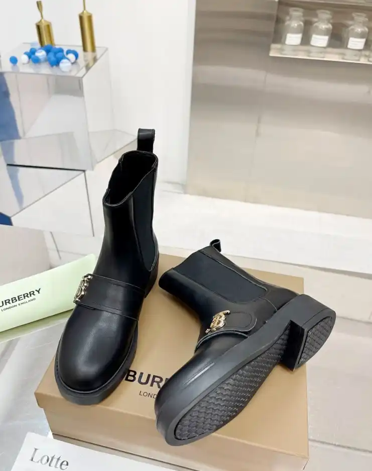 hype Burberry Boots