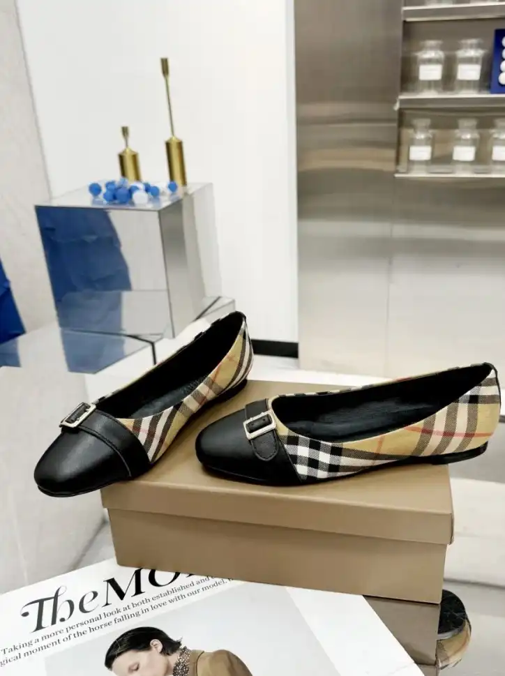 hype Burberry Flat Shoes