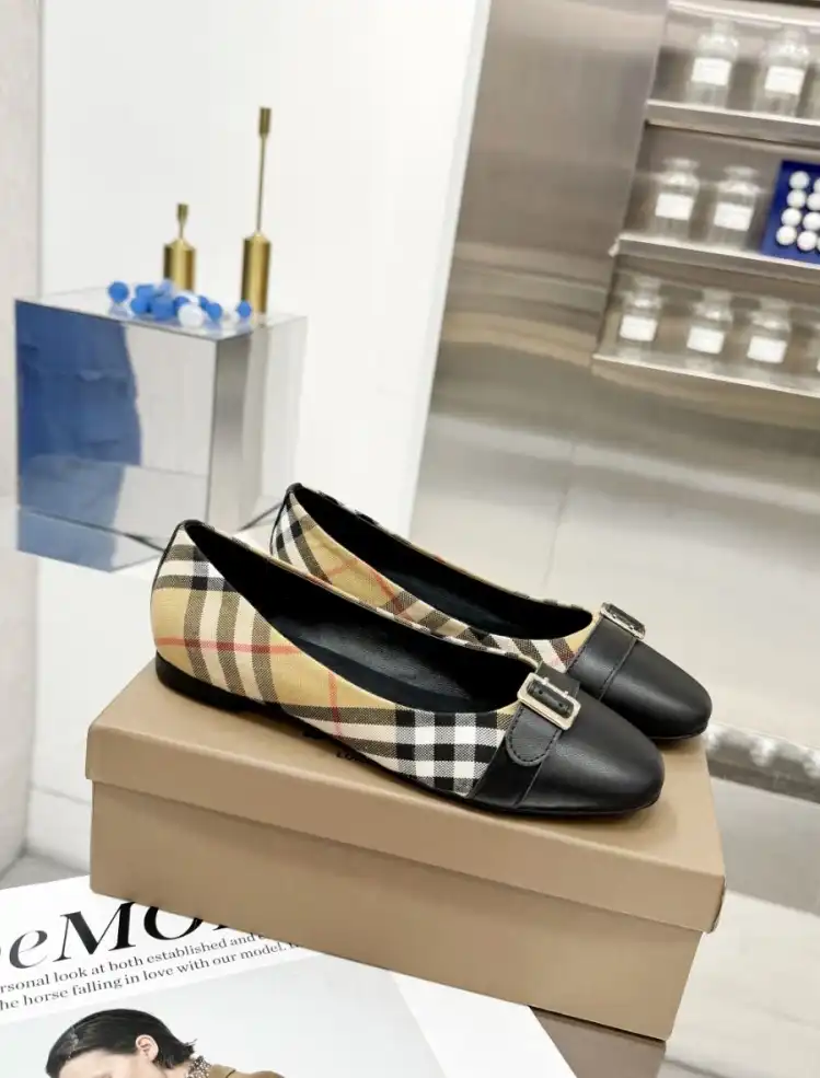 hype Burberry Flat Shoes