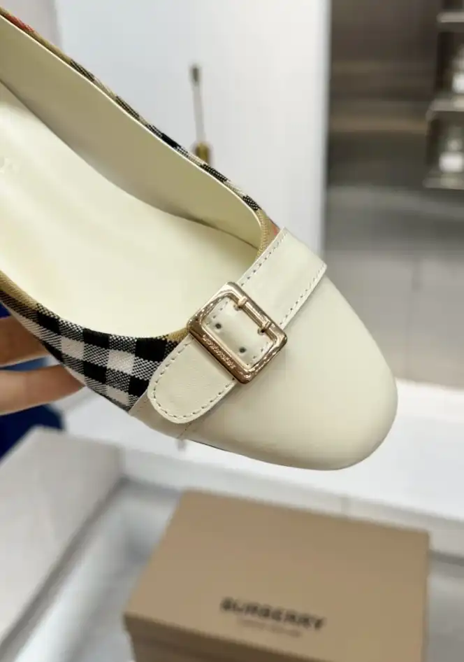 hype Burberry Flat Shoes