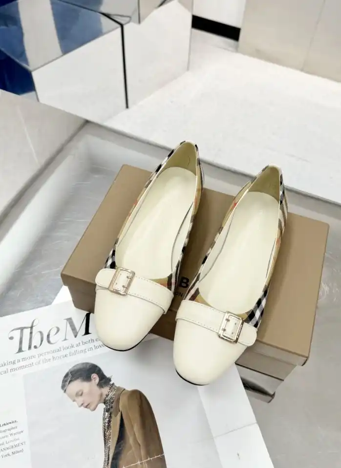 hype Burberry Flat Shoes