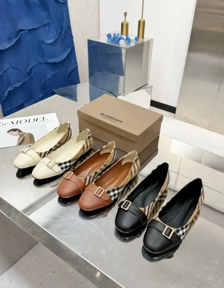 hype Burberry Flat Shoes