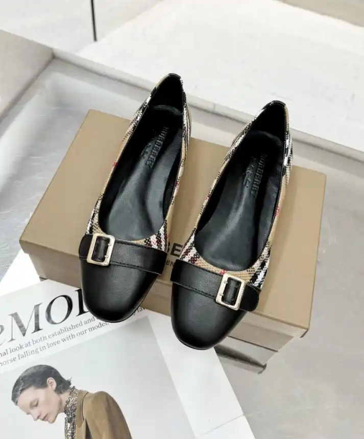 hype Burberry Flat Shoes