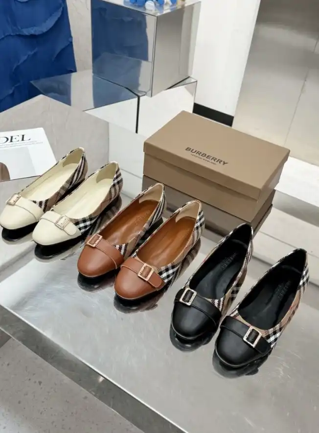 hype Burberry Flat Shoes