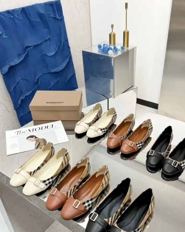 hype Burberry Flat Shoes