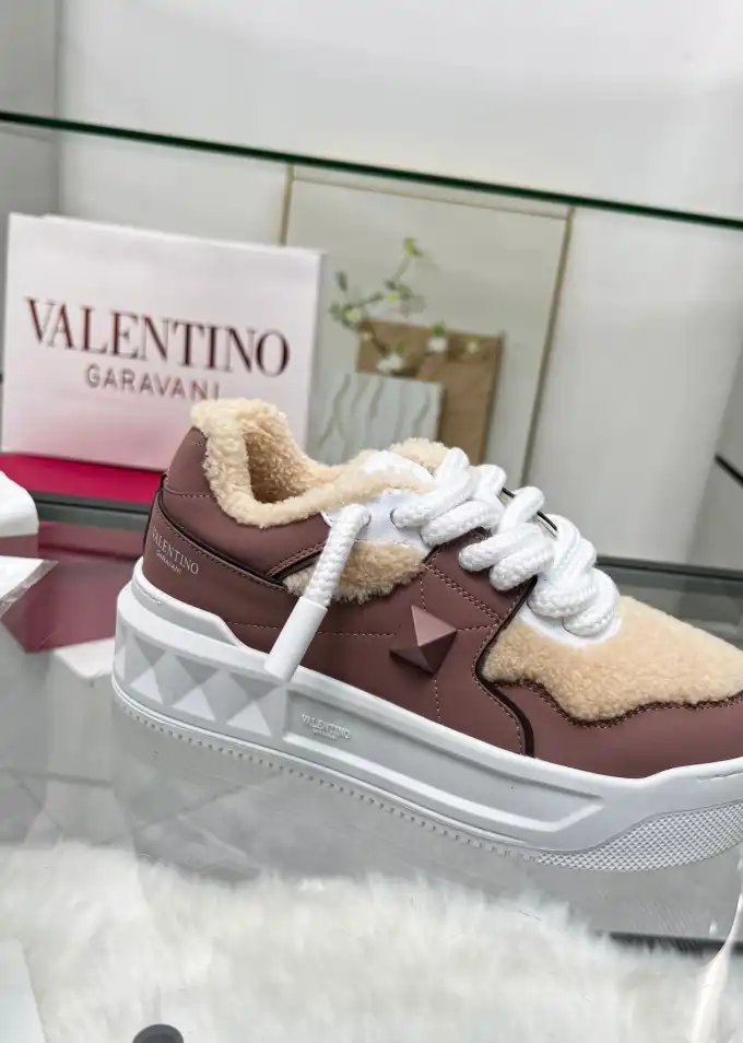 hype Valentino Sneakers