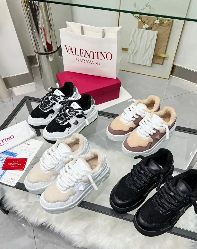 hype Valentino Sneakers