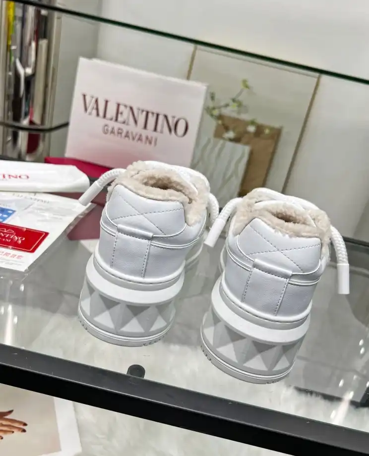 hype Valentino Sneakers