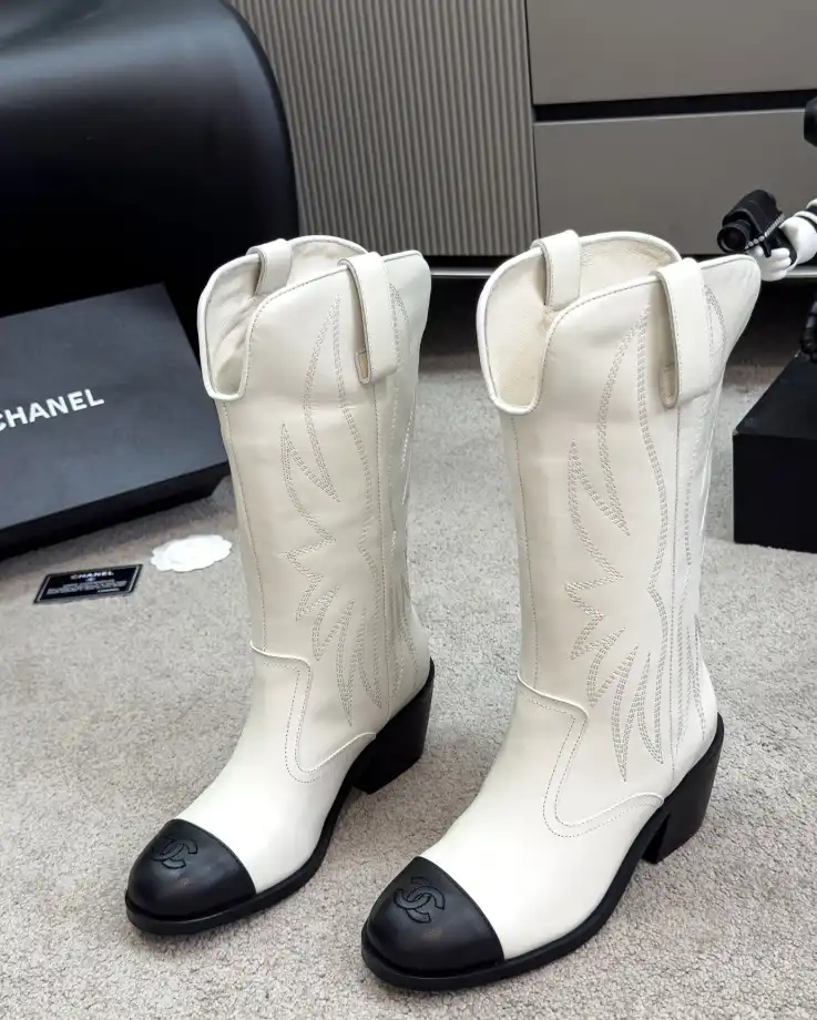 hype Chanel Boots