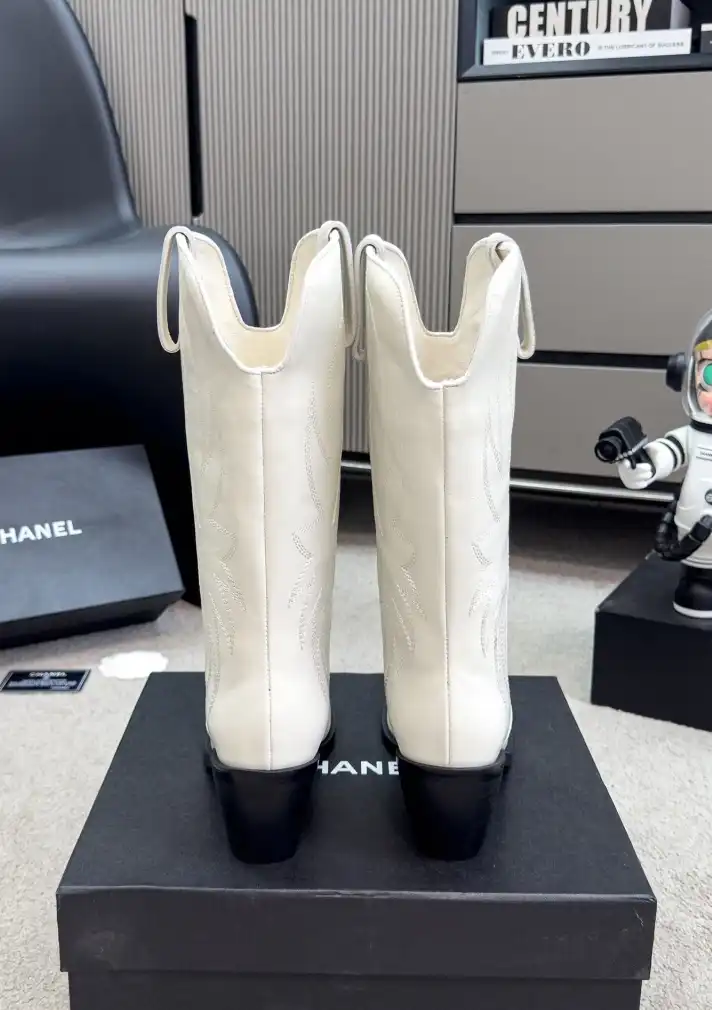 hype Chanel Boots